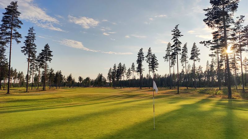 Holiday_Club_Golf_iltakierros_1920x1080.jpg