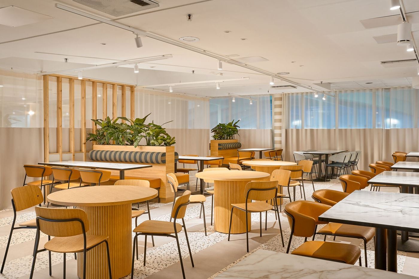 katinkulta-buffet-ravintola-tila.jpg