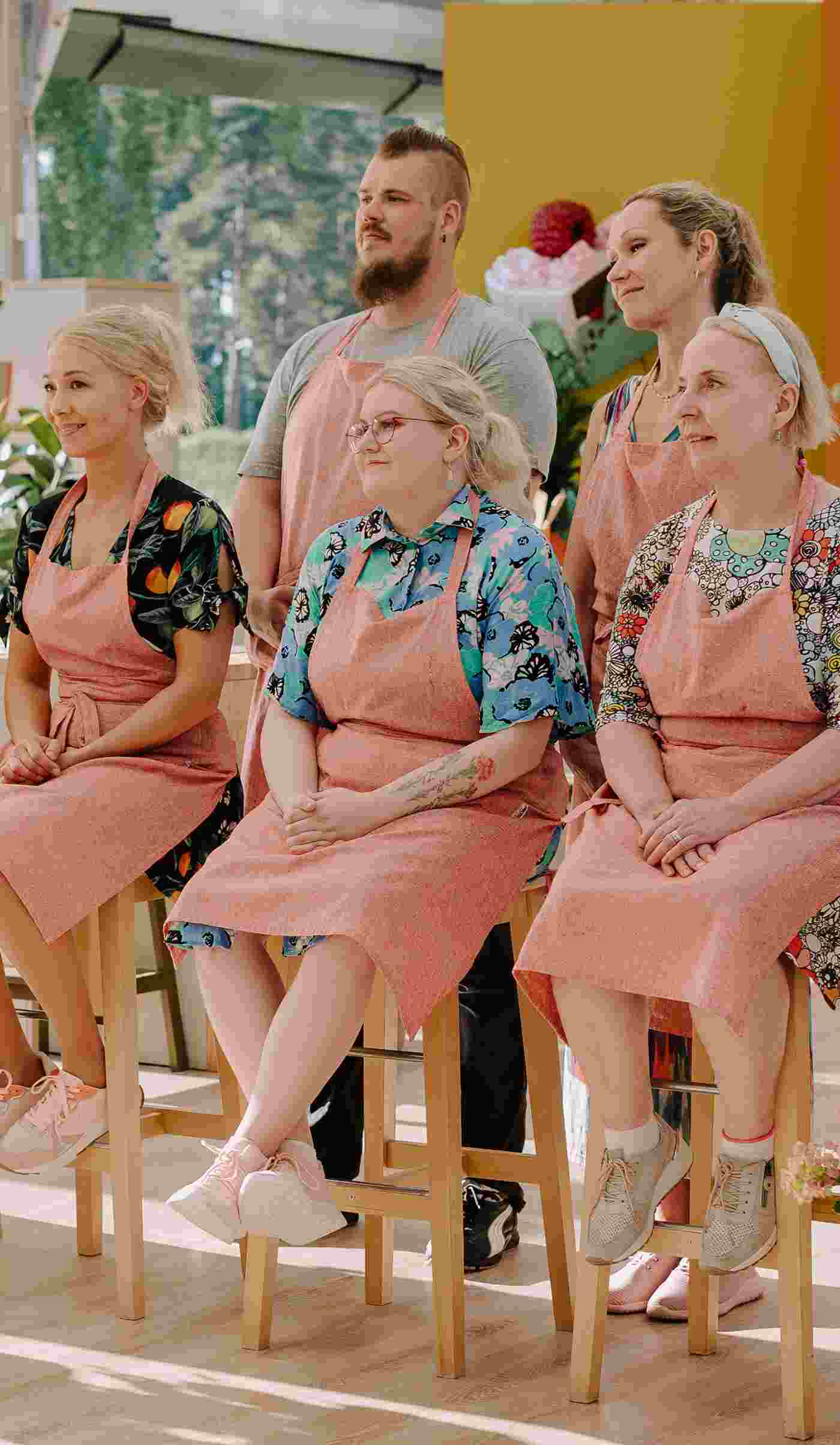 koko_suomi_leipoo_s10_eps1_jaksokuva_tuomarointi_sawa_laura_janita_riitta_jani_lena_066-copy4.jpg
